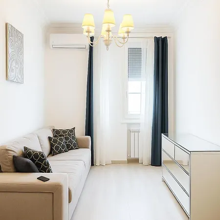 Azur - 2 Min From The Apartment