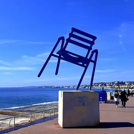 Azur - 2 Min From The *