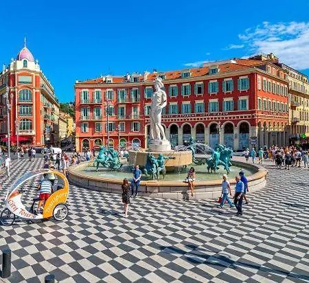 Holliday Azur Апартаменты *