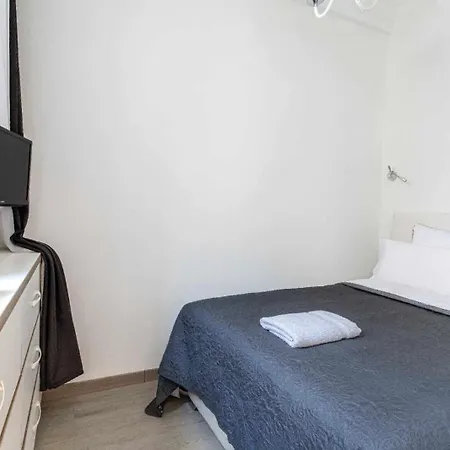 Azur - 2 Min From The Apartman
